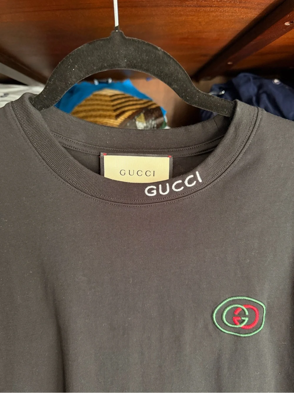Gucci Black Short-Sleeve Logo Crewneck T-Shirt with Green & Red Accent